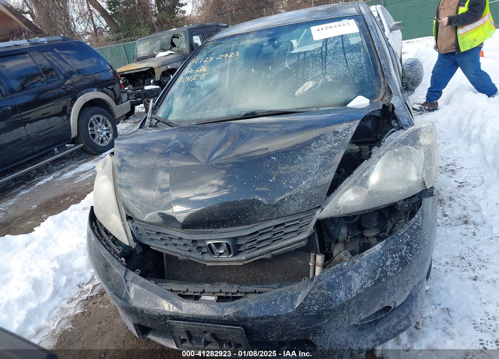 2012 HONDA FIT VIN: JHMGE8G51CS000502