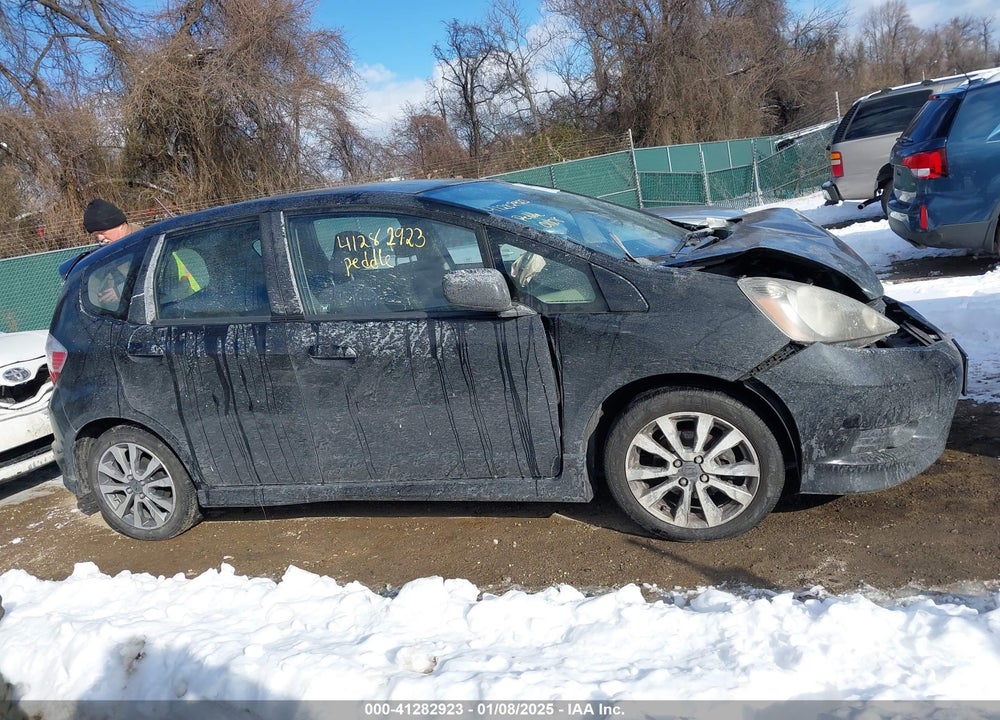 2012 HONDA FIT VIN: JHMGE8G51CS000502