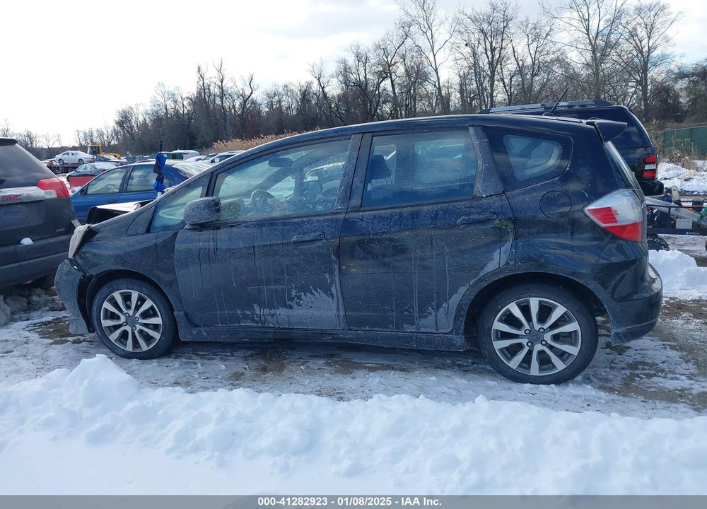 2012 HONDA FIT VIN: JHMGE8G51CS000502