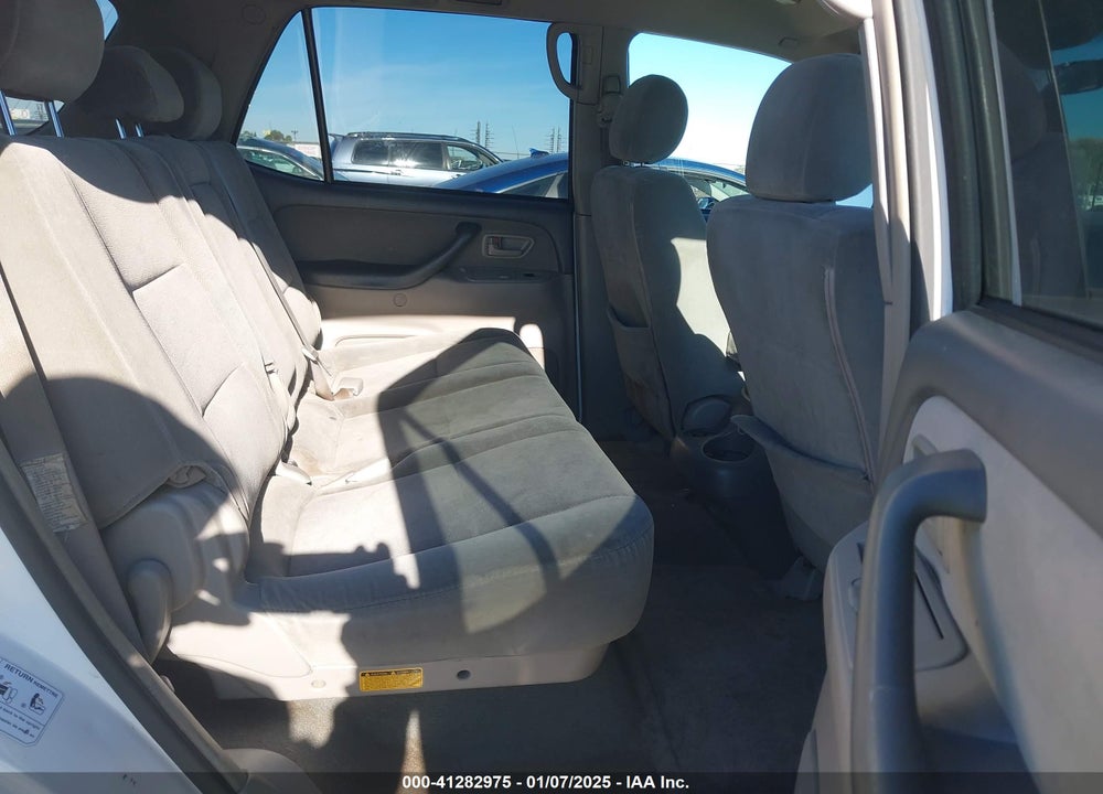 2005 TOYOTA SEQUOIA SR5 V8 VIN: 5TDZT34A05S262866