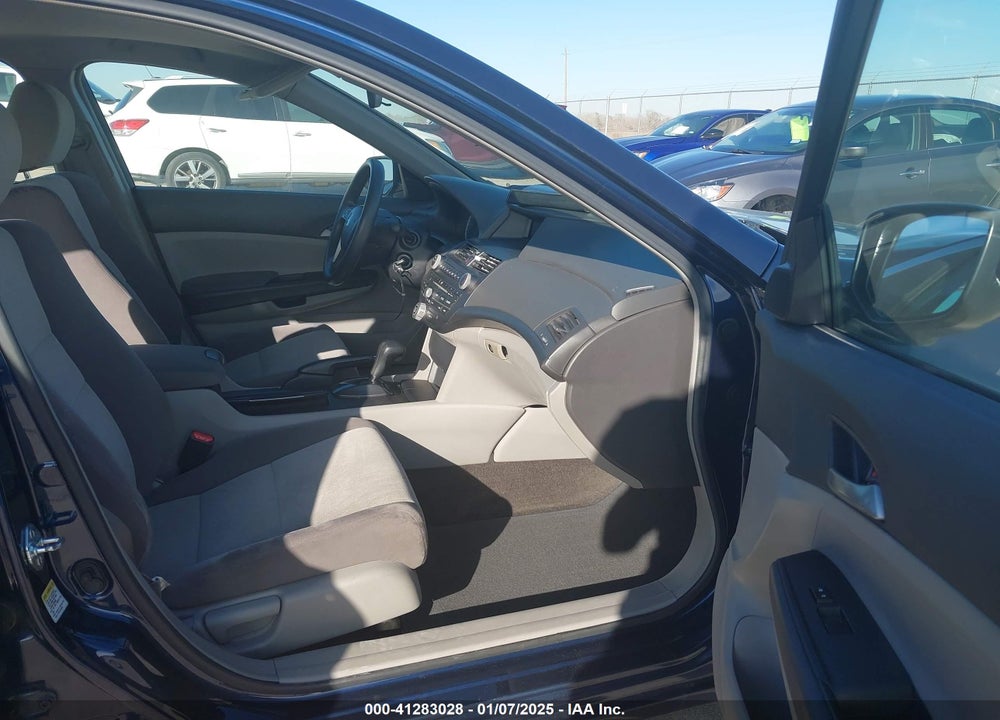 2009 HONDA ACCORD 2.4 LX VIN: 1HGCP26339A042483