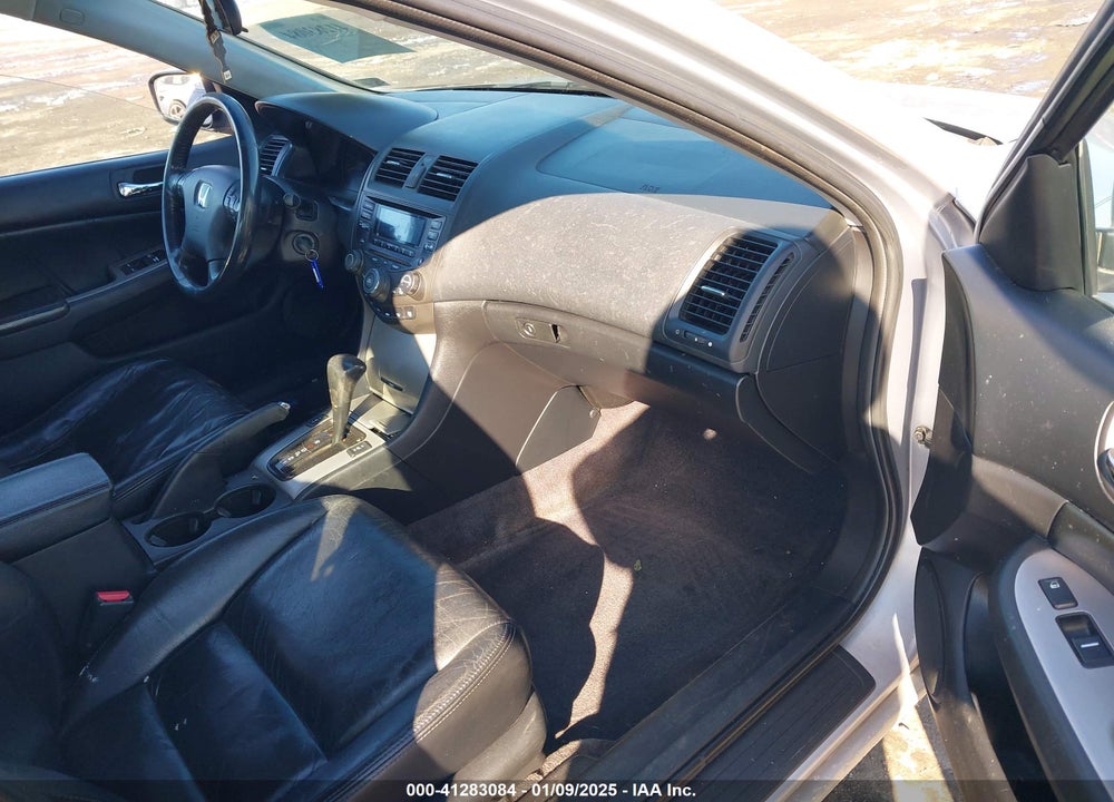 2005 HONDA ACCORD 2.4 EX VIN: 1HGCM56855A039780