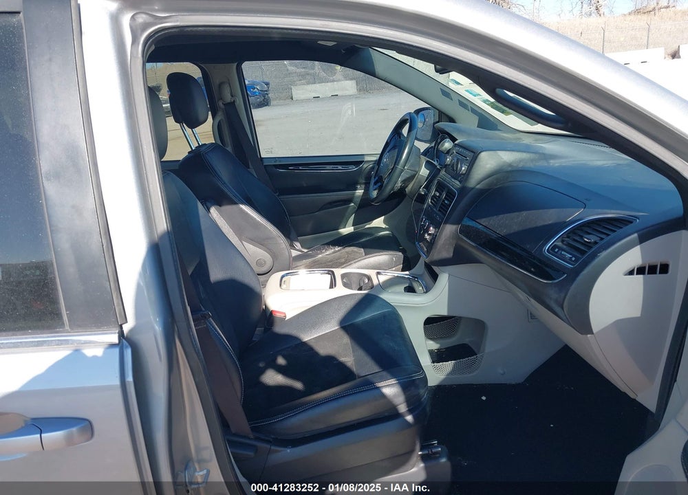 2015 DODGE GRAND CARAVAN VIN: 2C4RDGCG5FR690520