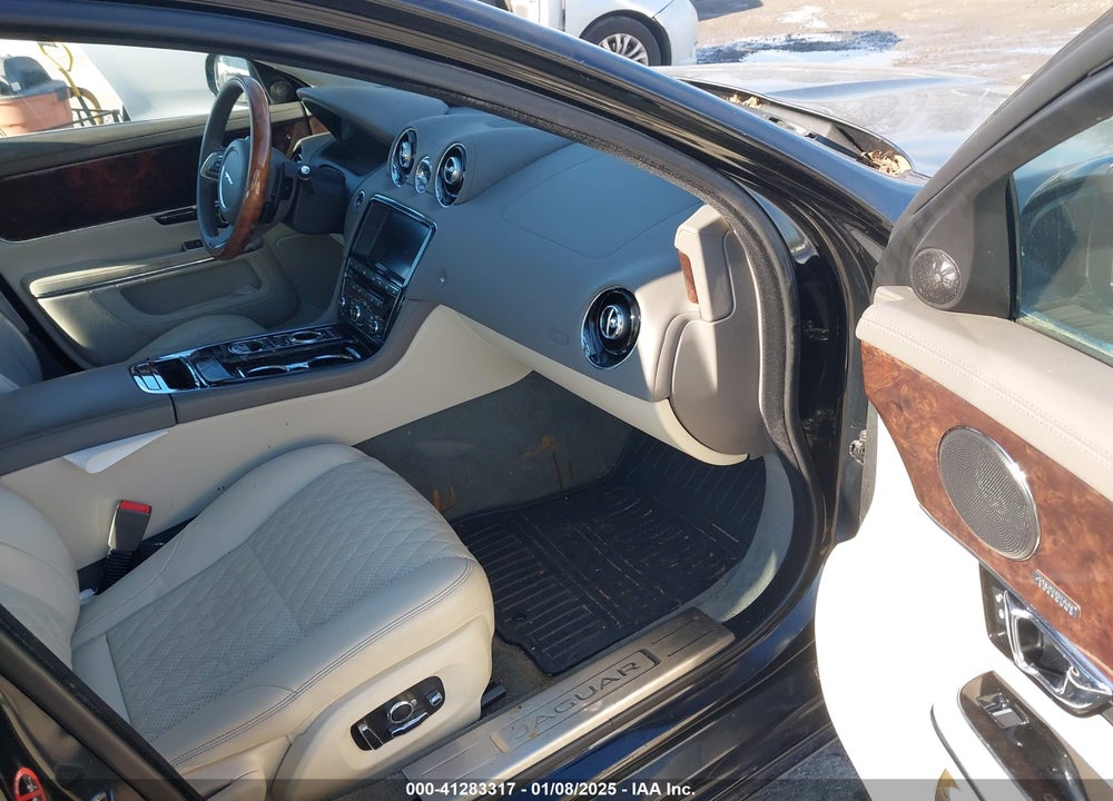 2017 JAGUAR XJ XJL PORTFOLIO VIN: SAJWJ2GD3H8W11358