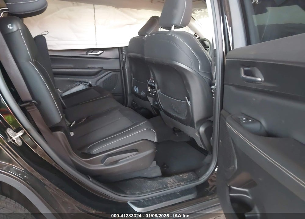 2023 JEEP GRAND CHEROKEE L LAREDO X 4X4 VIN: 1C4RJKAG2P8898513