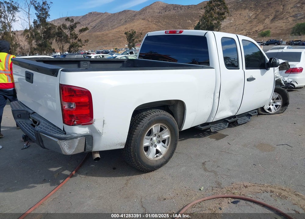 2011 CHEVROLET SILVERADO 1500 LS VIN: 1GCRCREA0BZ131481
