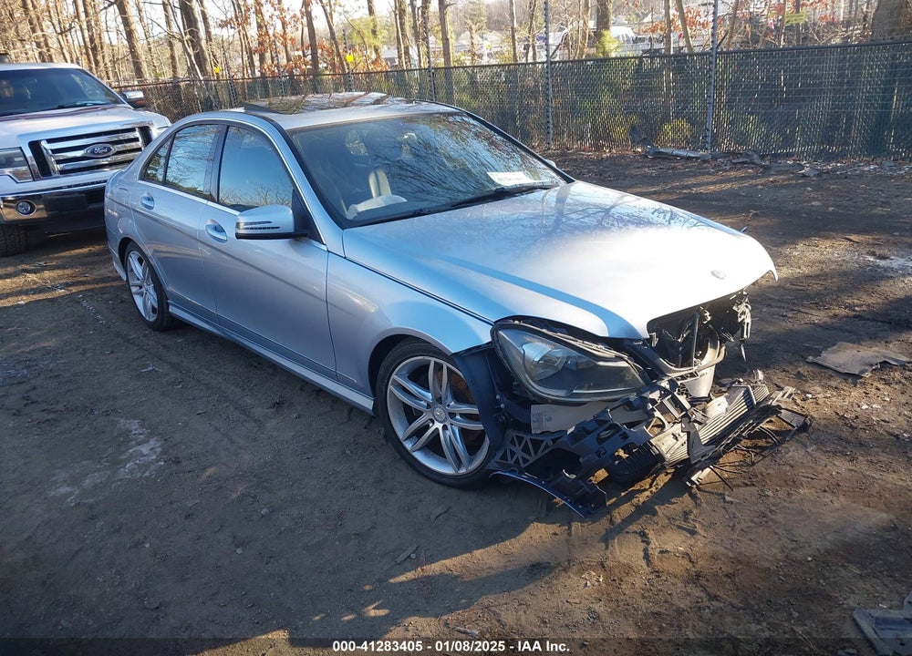 2013 MERCEDES-BENZ C 250 LUXURY/SPORT VIN: WDDGF4HB9DR248362