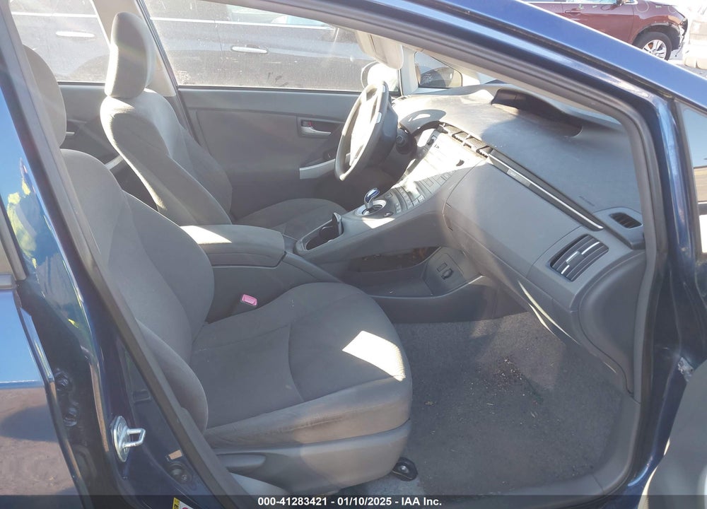 2011 TOYOTA PRIUS TWO VIN: JTDKN3DU0B5328517