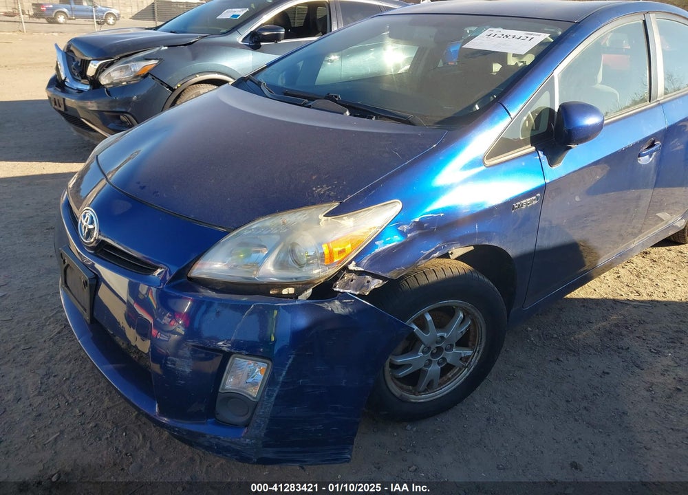 2011 TOYOTA PRIUS TWO VIN: JTDKN3DU0B5328517