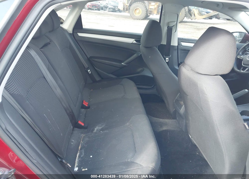 2017 VOLKSWAGEN PASSAT VIN: 1VWAT7A39HC062873
