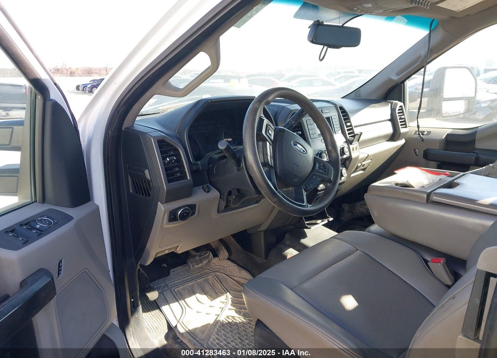 2017 FORD F-350 CHASSIS XL VIN: 1FD8X3GT1HED07591