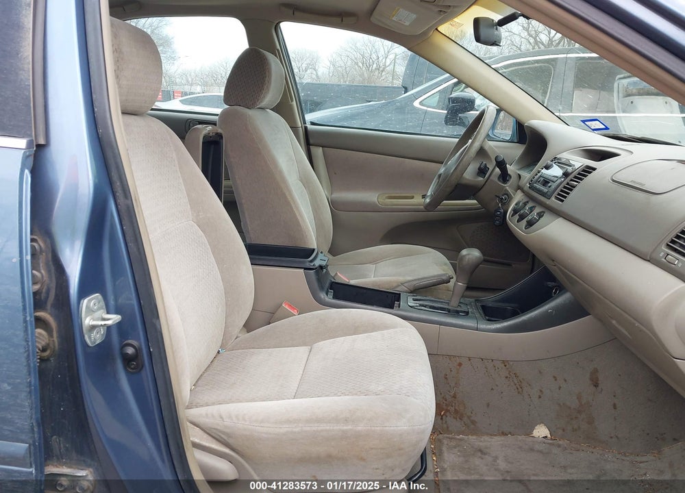 2002 TOYOTA CAMRY LE VIN: 4T1BE32K92U569897