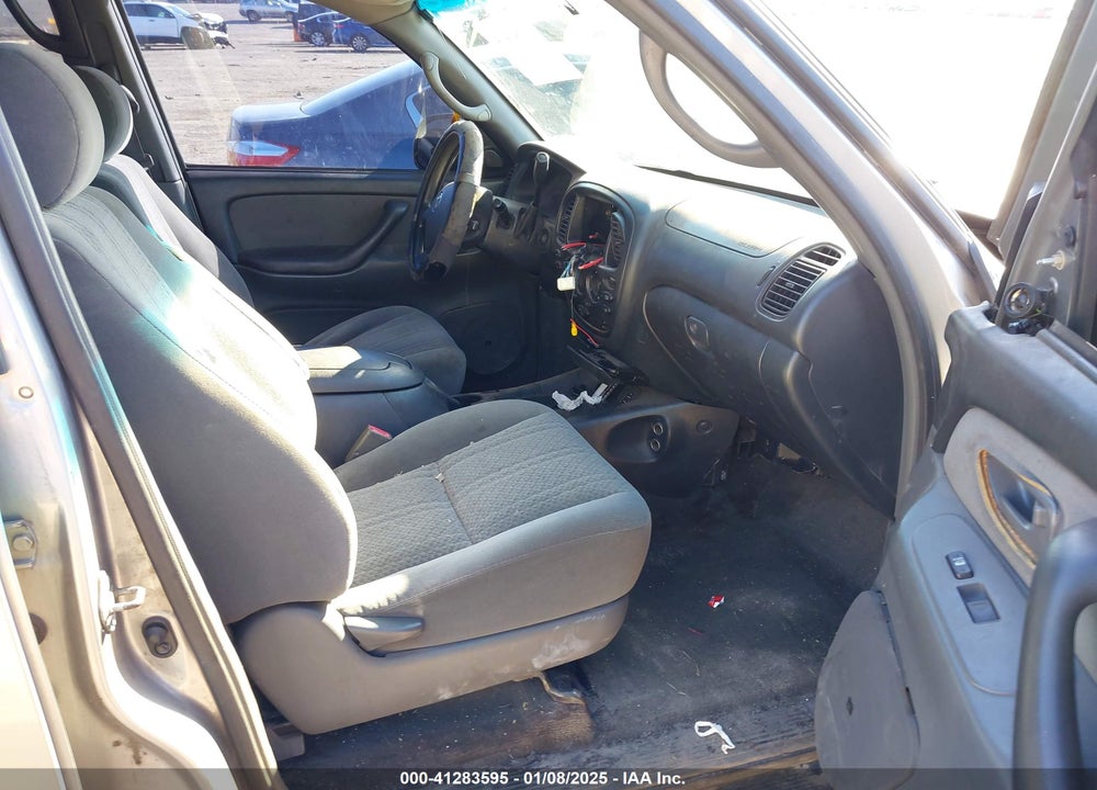 2005 TOYOTA TUNDRA SR5 V8 VIN: 5TBDT44175S476522