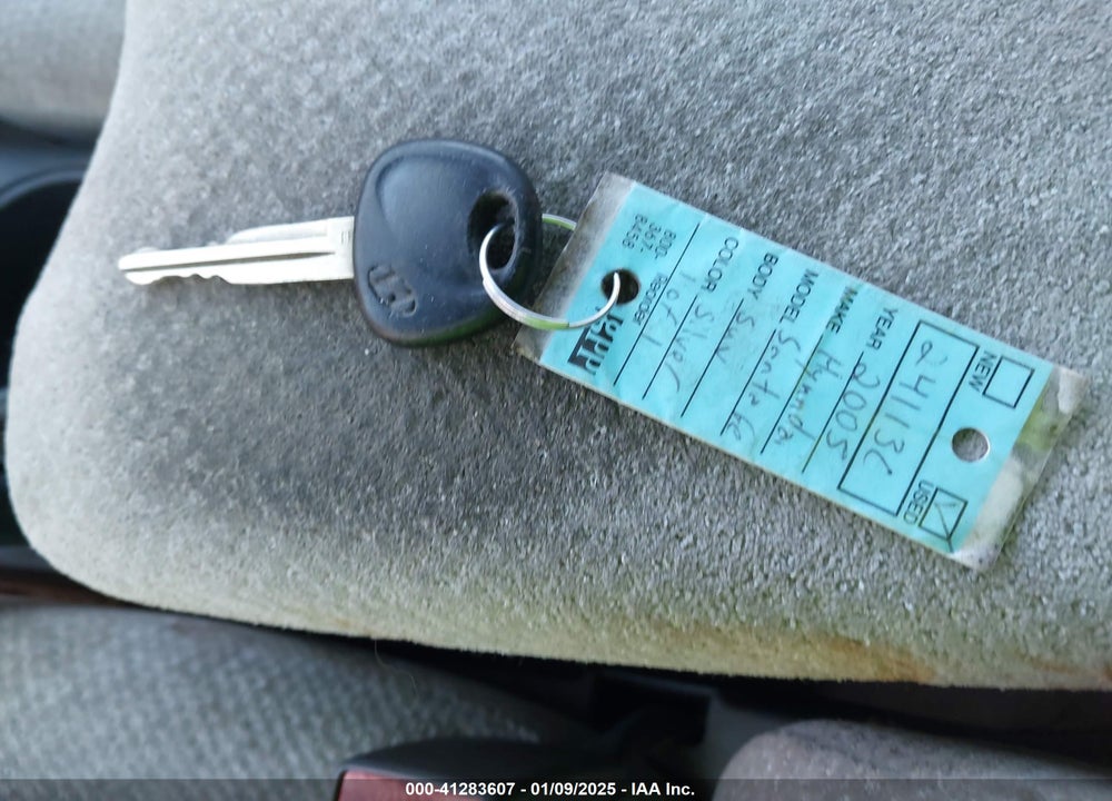 2005 HYUNDAI SANTA FE GLS VIN: KM8SC13D25U938582
