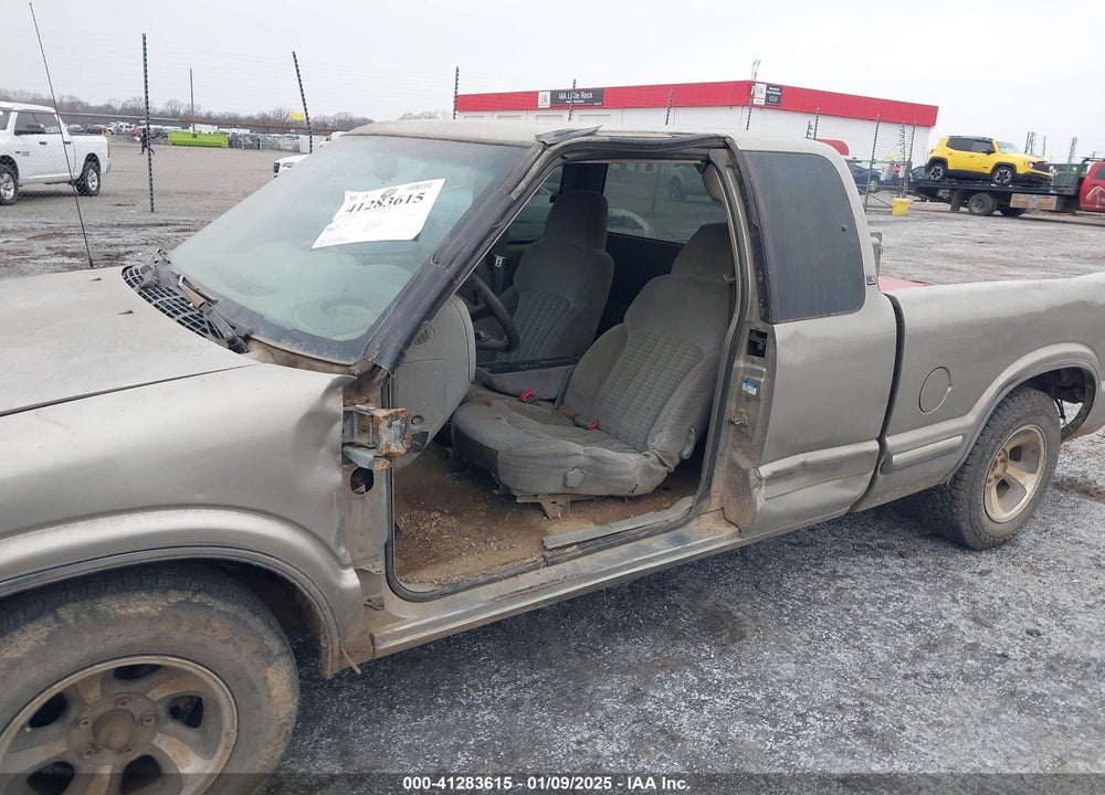 2001 CHEVROLET S-10 LS VIN: 1GCCS19W718106713