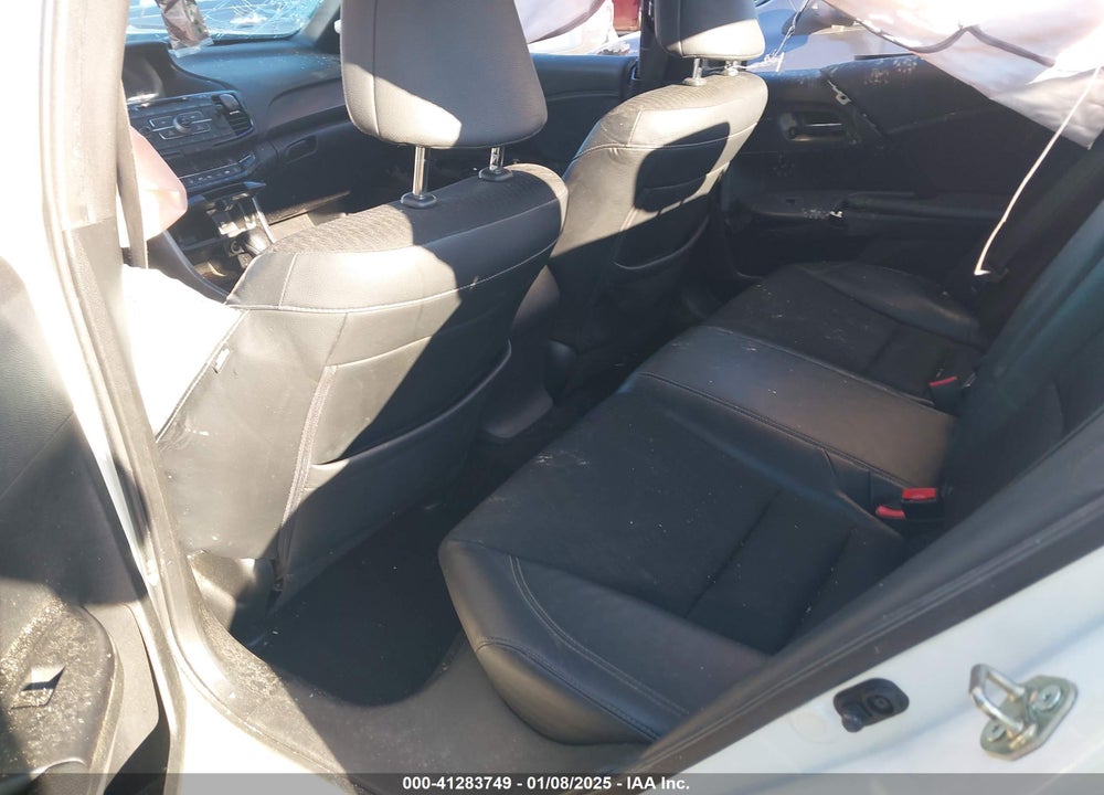 2017 HONDA ACCORD VIN: 1HGCR2F56HA019192