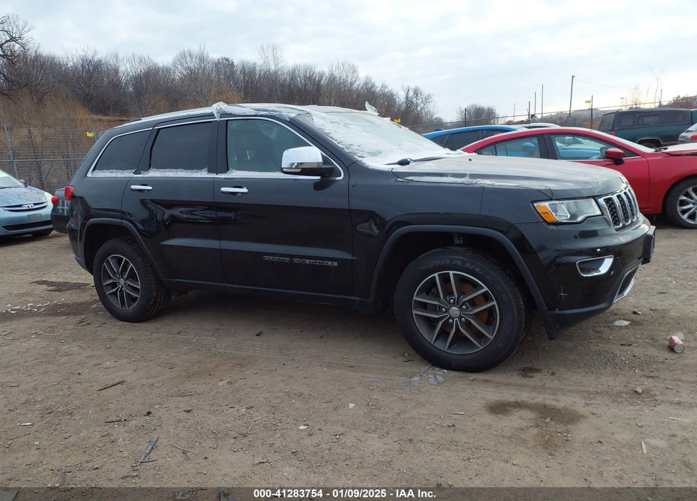 2017 JEEP GRAND CHEROKEE VIN: 1C4RJFBG9HC852083
