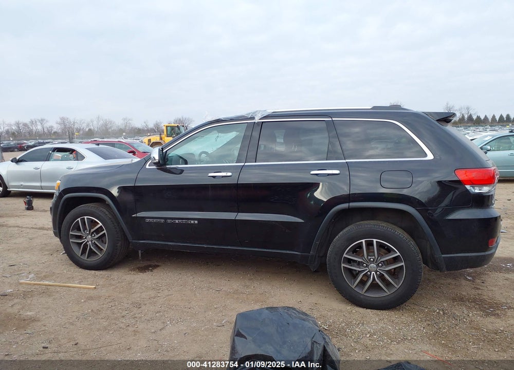 2017 JEEP GRAND CHEROKEE VIN: 1C4RJFBG9HC852083