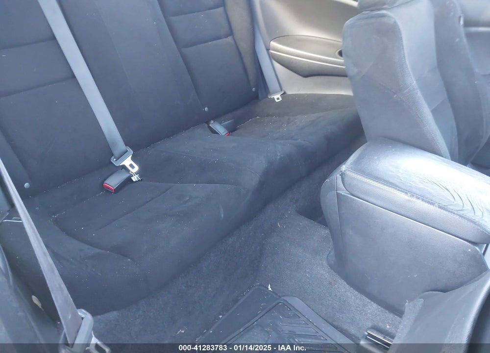 2011 HONDA ACCORD VIN: 1HGCS1A76BA015688