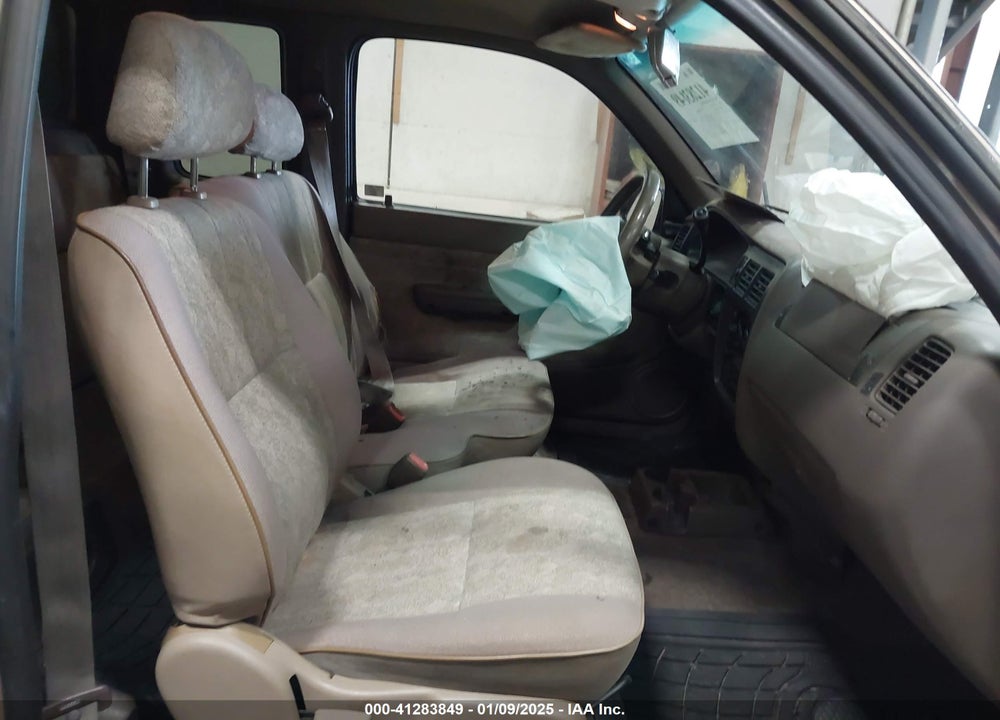 2000 TOYOTA TACOMA VIN: 4TAVL52N7YZ622665