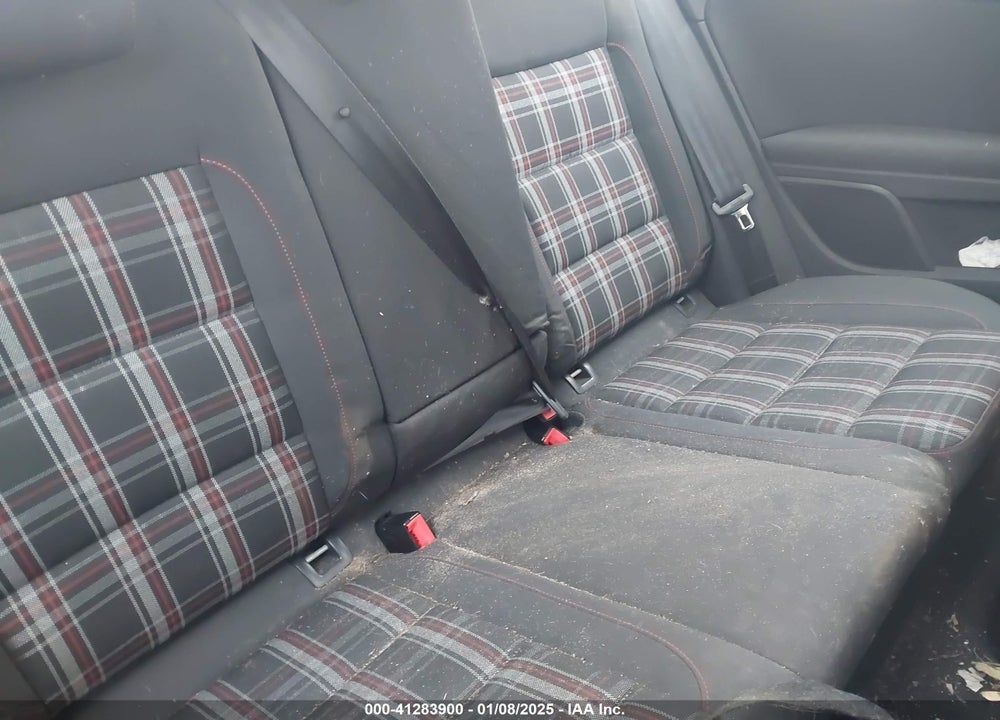 2010 VOLKSWAGEN GTI VIN: WVWFV7AJ6AW111646