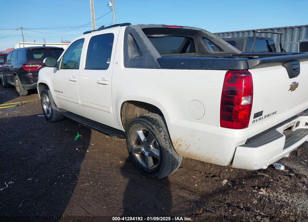 2011 CHEVROLET AVALANCHE 1500 LT1 VIN: 3GNTKFE38BG245390