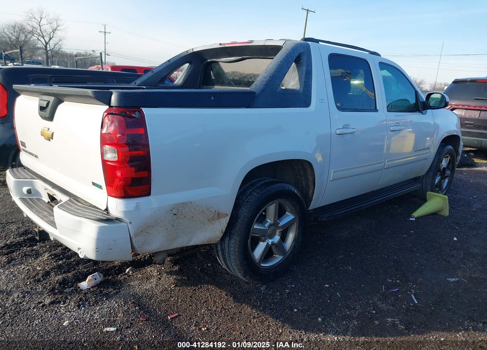 2011 CHEVROLET AVALANCHE 1500 LT1 VIN: 3GNTKFE38BG245390