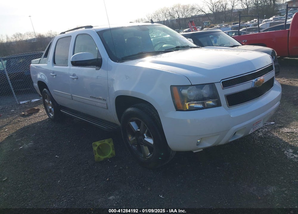 2011 CHEVROLET AVALANCHE 1500 LT1 VIN: 3GNTKFE38BG245390