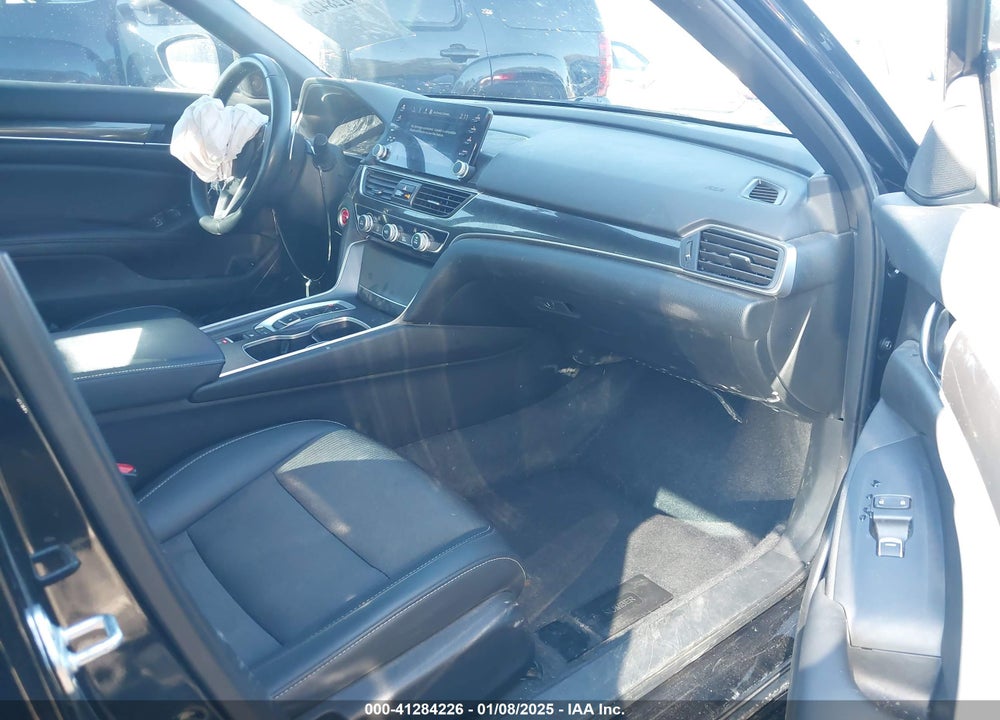 2022 HONDA ACCORD VIN: 1HGCV3F20NA034032