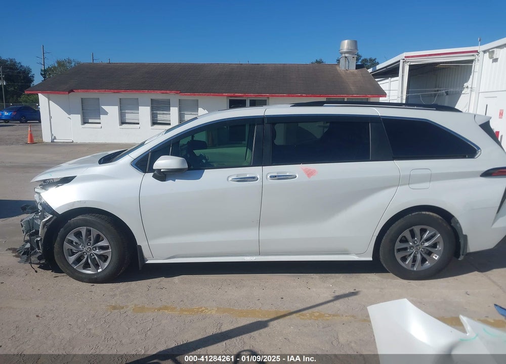 2022 TOYOTA SIENNA VIN: 5TDYRKECXNS114227