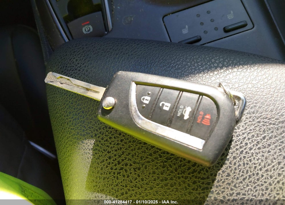 2021 TOYOTA CAMRY VIN: 4T1G11BK2MU045452