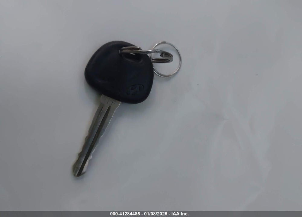 2006 HYUNDAI SONATA GL VIN: KMHET46CX6A082050