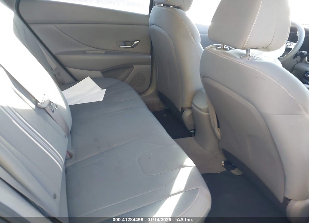 2022 HYUNDAI ELANTRA VIN: 5NPLM4AG0NH085419