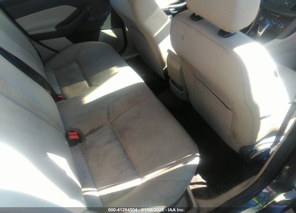 2017 FORD FOCUS SE VIN: 1FADP3F24HL341621