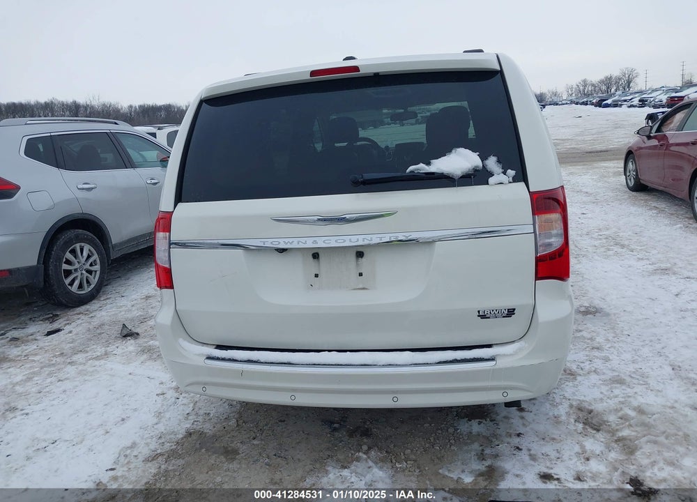 2011 CHRYSLER TOWN & COUNTRY TOURING-L VIN: 2A4RR8DG3BR633419