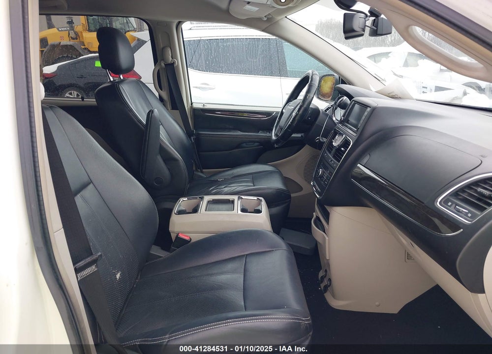 2011 CHRYSLER TOWN & COUNTRY TOURING-L VIN: 2A4RR8DG3BR633419