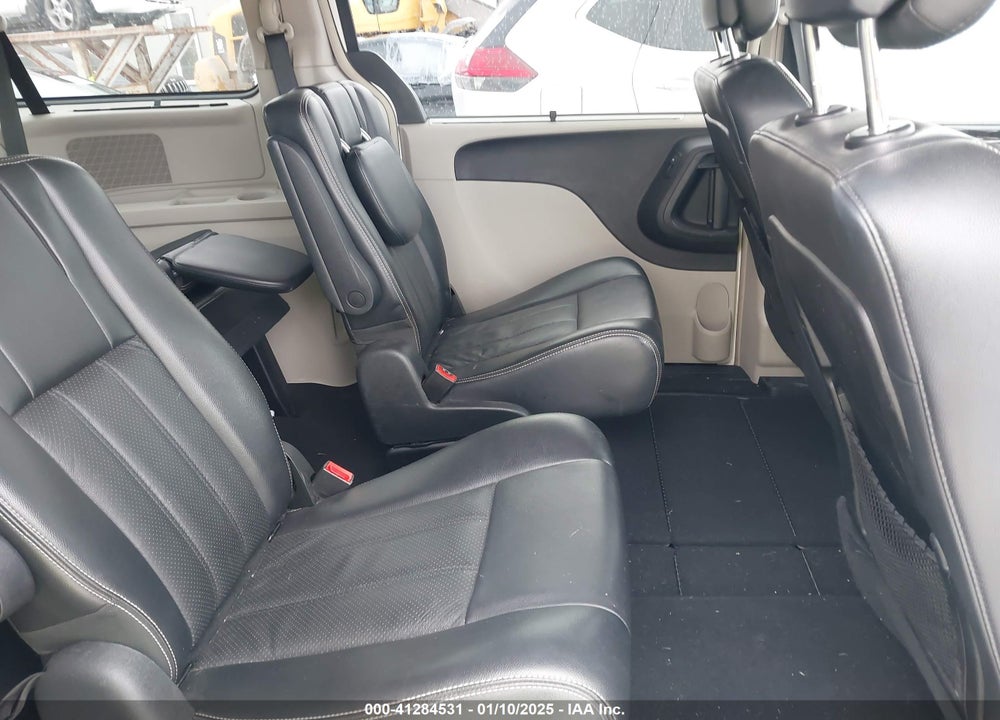 2011 CHRYSLER TOWN & COUNTRY TOURING-L VIN: 2A4RR8DG3BR633419