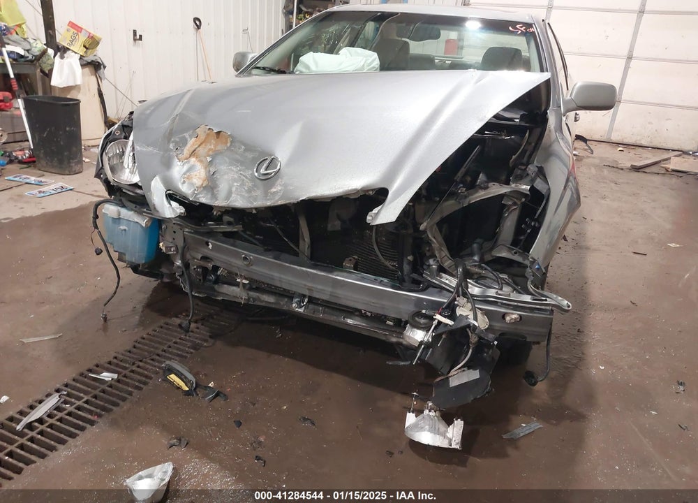 2004 LEXUS ES 330 VIN: JTHBA30G240016743