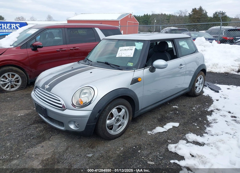 2008 MINI COOPER VIN: WMWMF33528TT59530