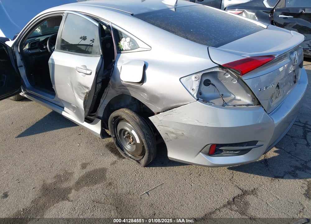 2018 HONDA CIVIC VIN: 2HGFC2F74JH515227