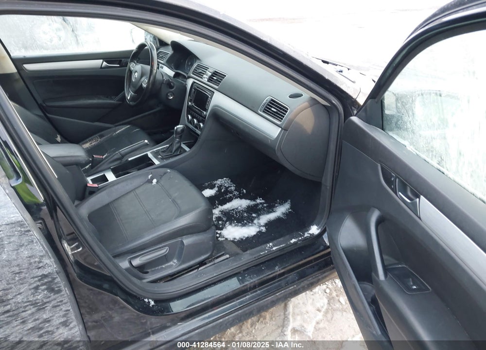 2012 VOLKSWAGEN PASSAT 2.5L SE VIN: 1VWBP7A35CC076349