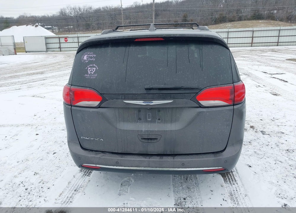2017 CHRYSLER PACIFICA TOURING L VIN: 2C4RC1BG8HR516445
