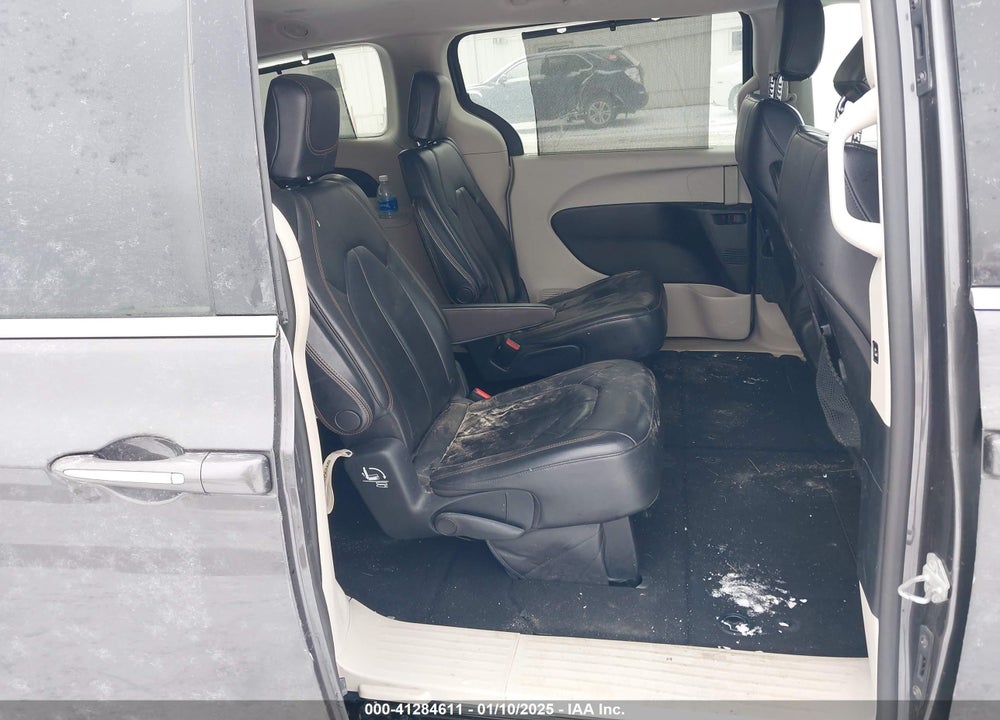 2017 CHRYSLER PACIFICA TOURING L VIN: 2C4RC1BG8HR516445