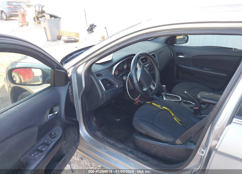 2013 CHRYSLER 200 VIN: 1C3CCBBB8DN592582