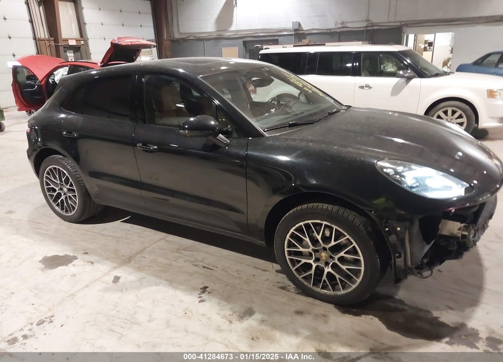 2018 PORSCHE MACAN S VIN: WP1AB2A58JLB36038