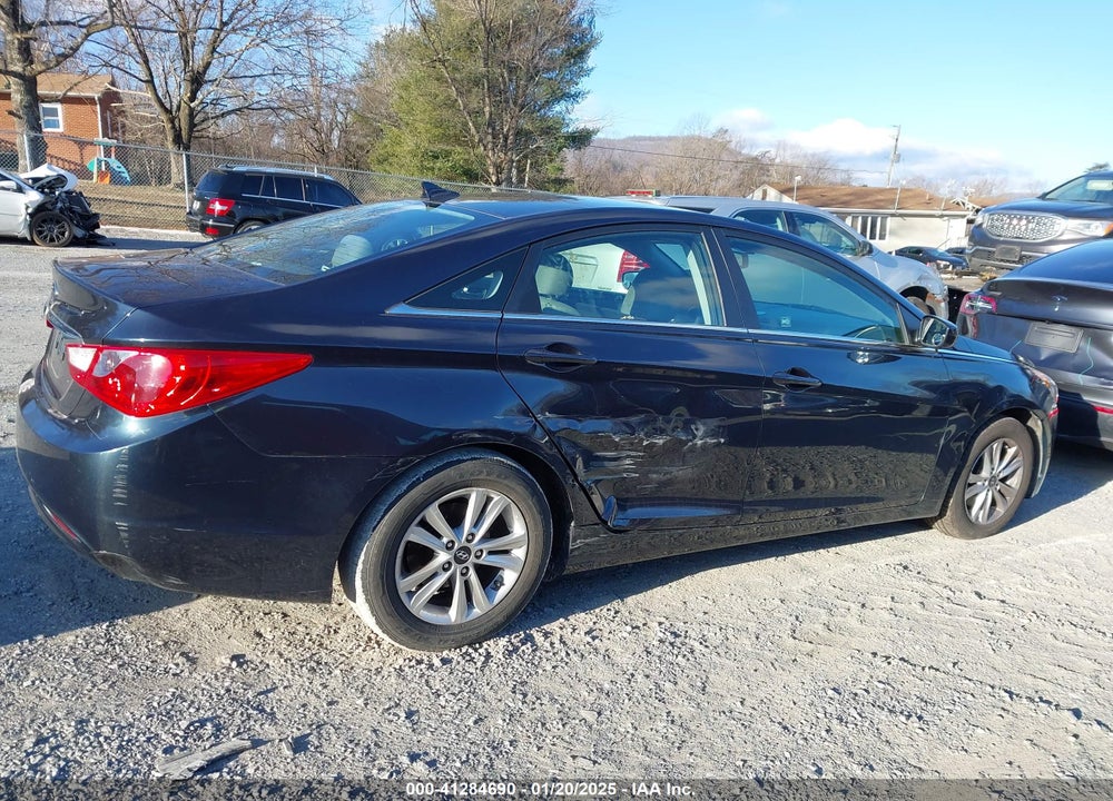 2013 HYUNDAI SONATA VIN: 5NPEB4AC5DH562890