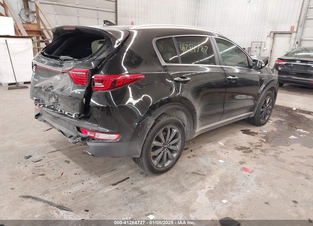 2018 KIA SPORTAGE EX VIN: KNDPNCAC7J7410703