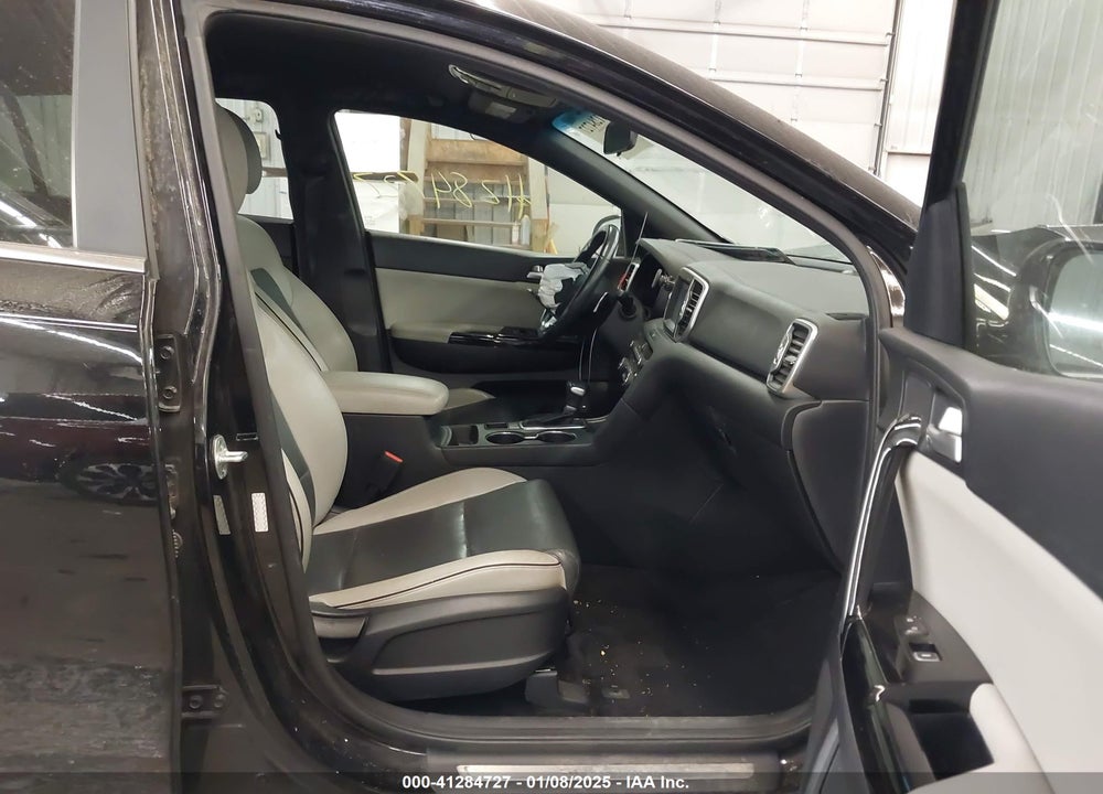2018 KIA SPORTAGE EX VIN: KNDPNCAC7J7410703