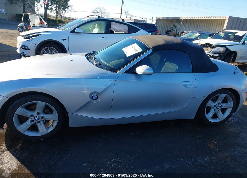 2005 BMW Z4 2.5I VIN: 4USBT33585LS55620