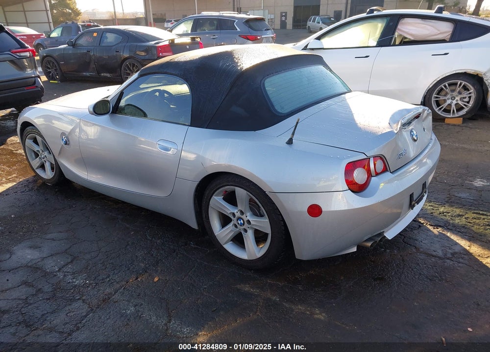 2005 BMW Z4 2.5I VIN: 4USBT33585LS55620